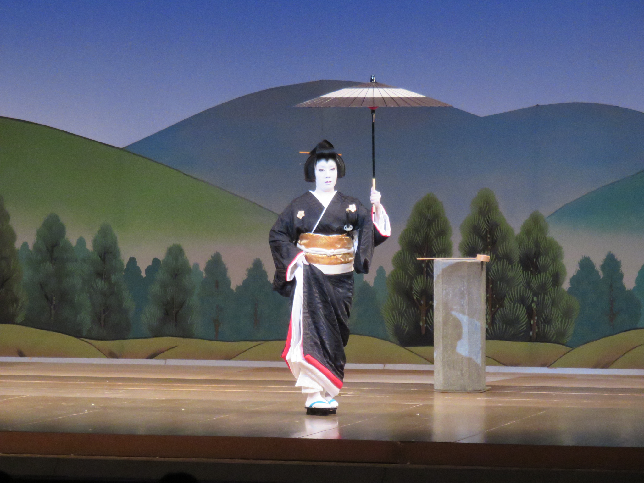 お母さんも歌舞伎「鏡山旧錦絵」で岩藤を披露しました